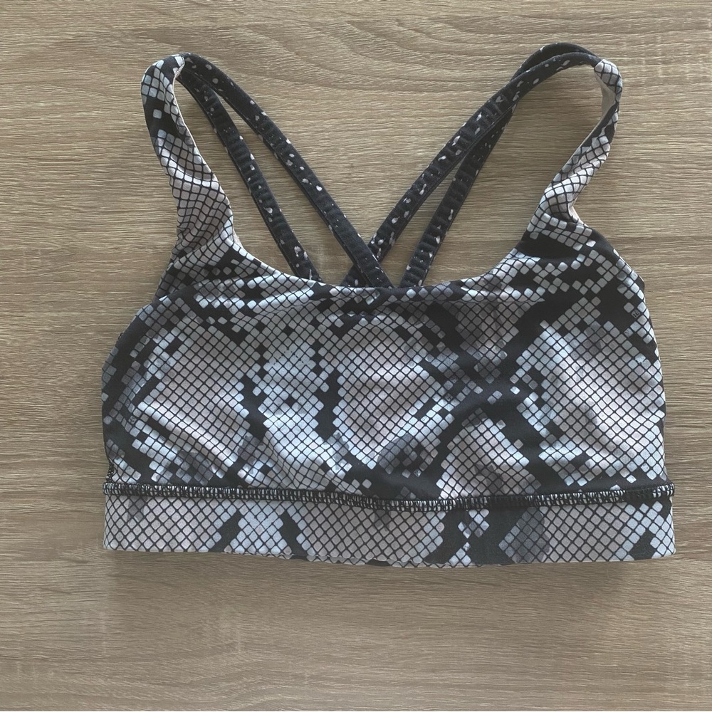 Lululemon sports bra